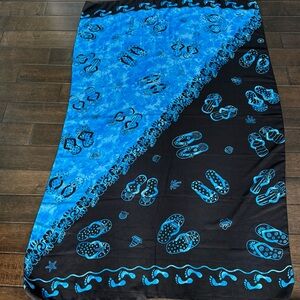 💜3/$15 Rima Aruba Blue and Black Patterned Beach Wrap